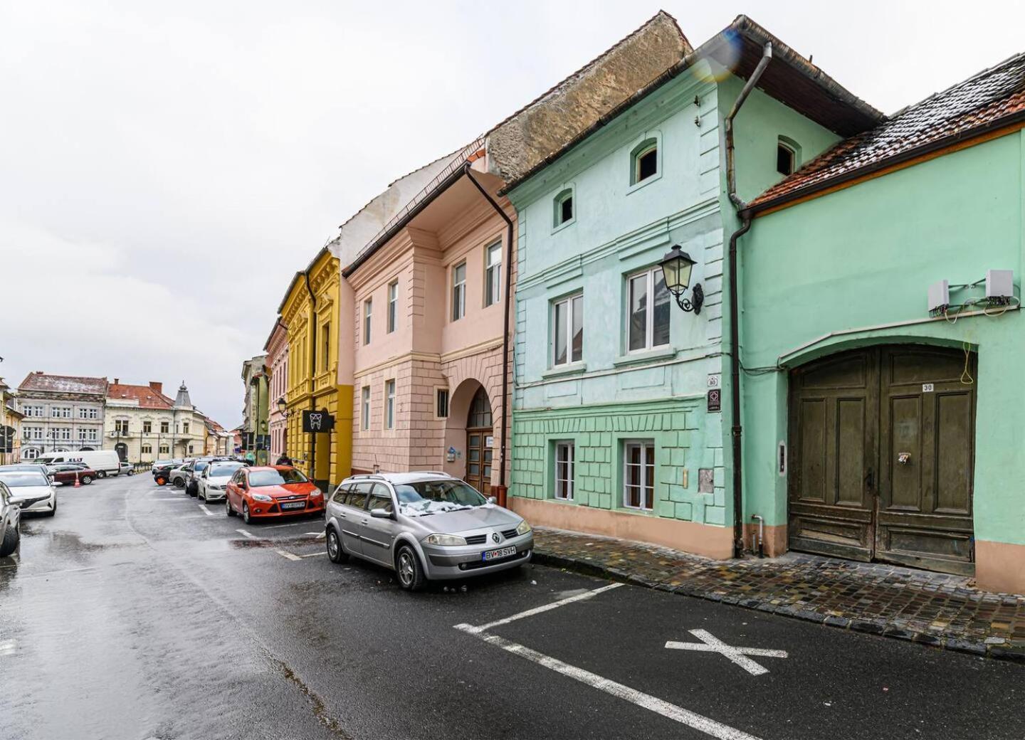 3 Min To Everything-Stylish-Modern-Old Fortress Brašov Exteriér fotografie
